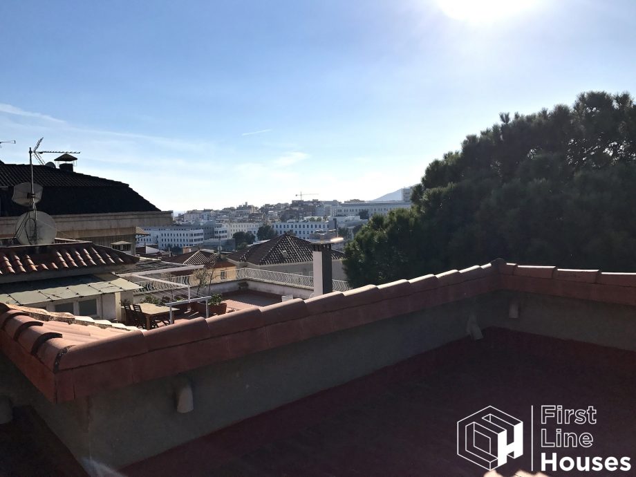 Vrijstaande villa te renoveren in Barcelona