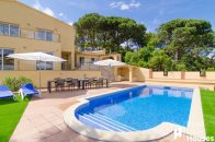 vacation villa to buy in south Costa Brava